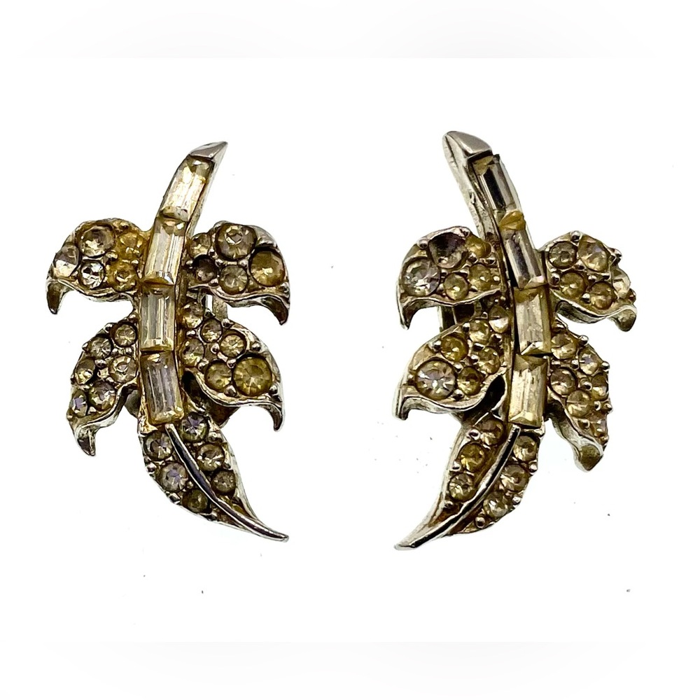 Vintage Signed Pell Silver Tone Leaf Design Rhinestone Clip On Earrings